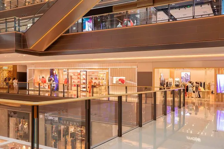 shopping mall fake snap